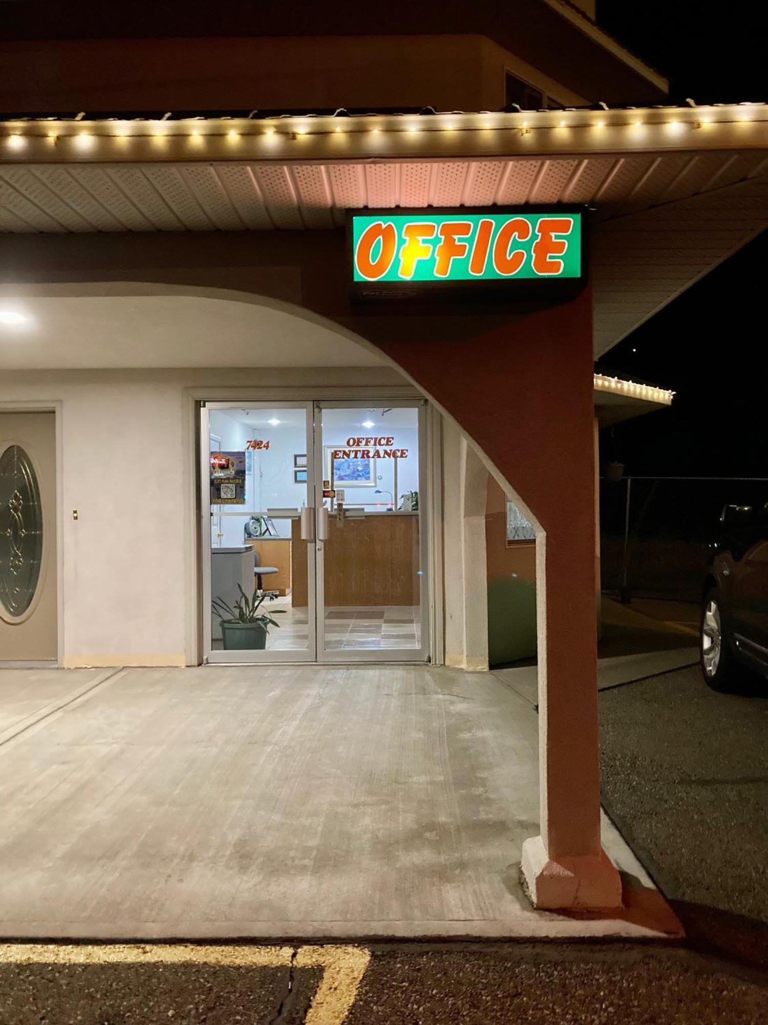 Motel 99 Grand Forks Exterior foto